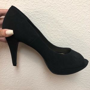 Black suede opened toe comfort heels